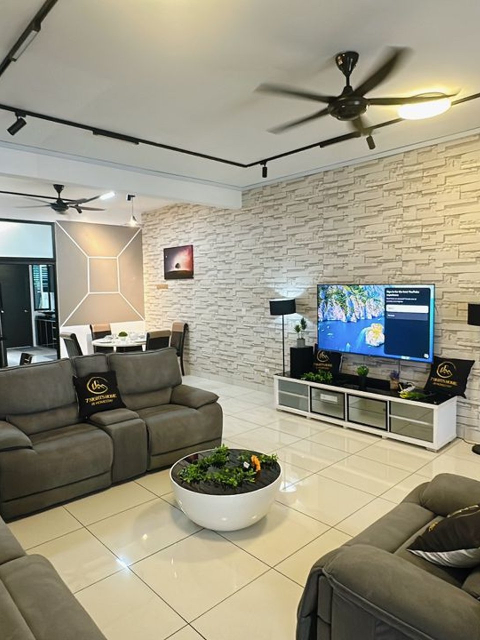 A04 Glenmarie Austin Homestay JB In Mount Austin in Taman Glenmarie