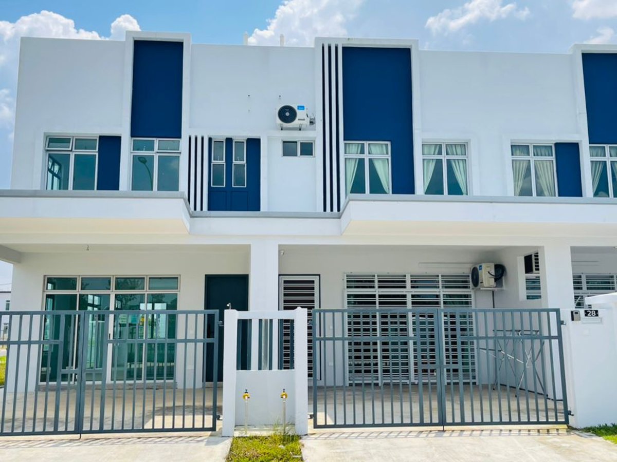 A28 Hello Baby Dato Onn 28 Homestay In Bandar Dato Onn (15Pax) Netflix at A28 Hello Baby Dato Onn 28 Homestay In Bandar Dato Onn (15Pax) Netflix, photo 1