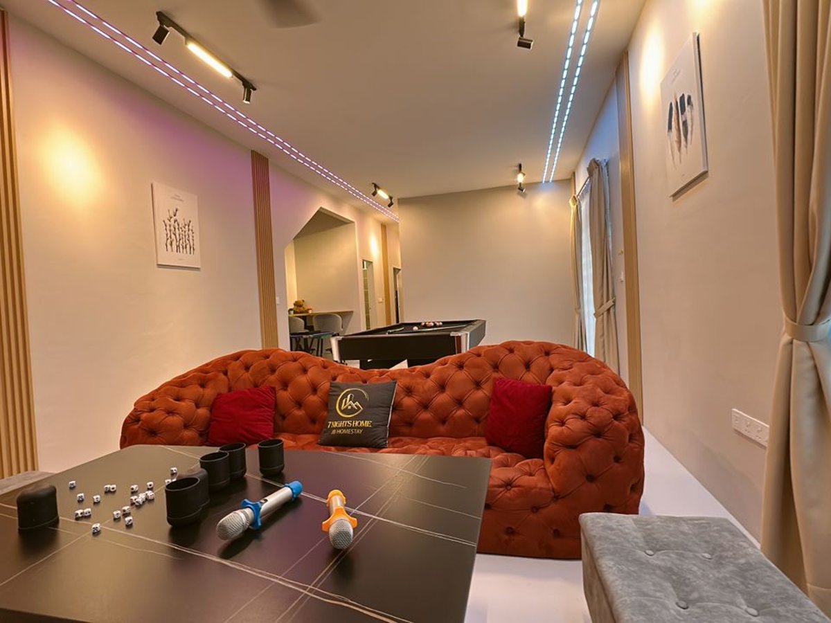 Living Room at A27 Royal Dato Onn Austin Homestay, photo 2