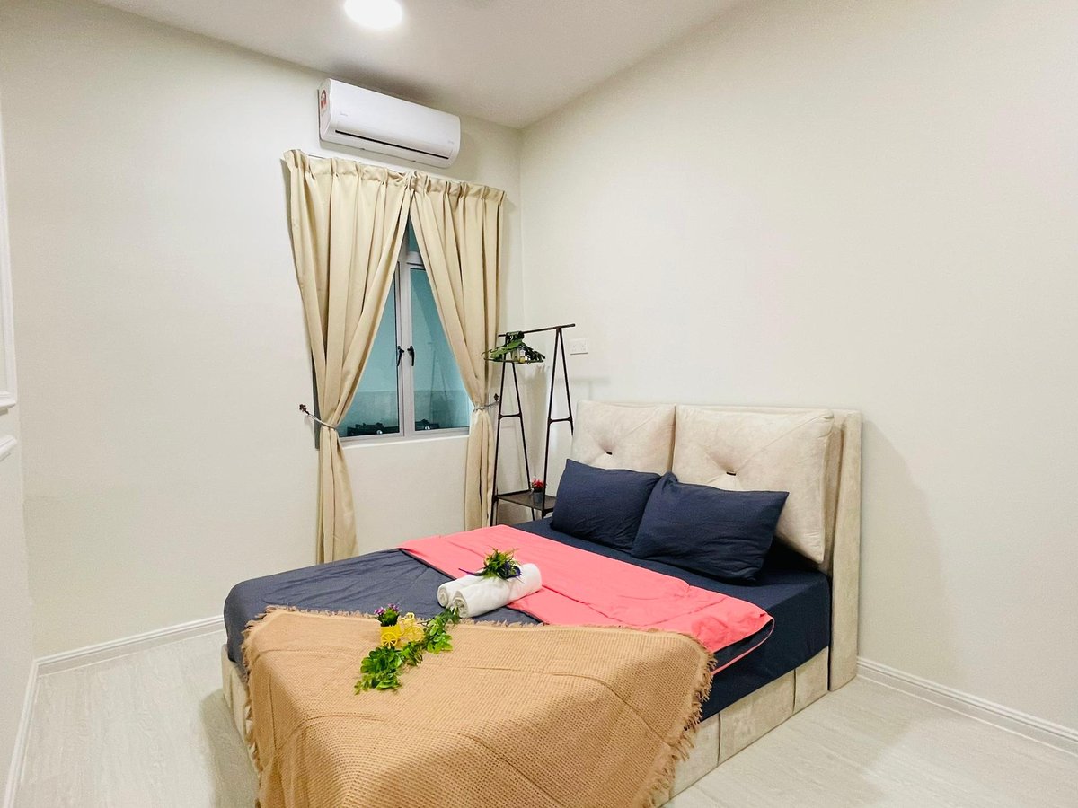 Room at A28 Hello Baby Dato Onn 28 Homestay In Bandar Dato Onn (15Pax) Netflix, photo 6