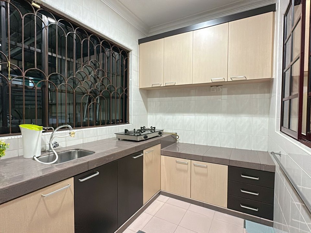 Kitchen at C05 Family Rinting Homestay, photo 1