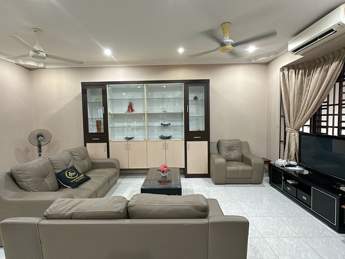 Living Room at C05 Family Rinting Homestay, photo 6