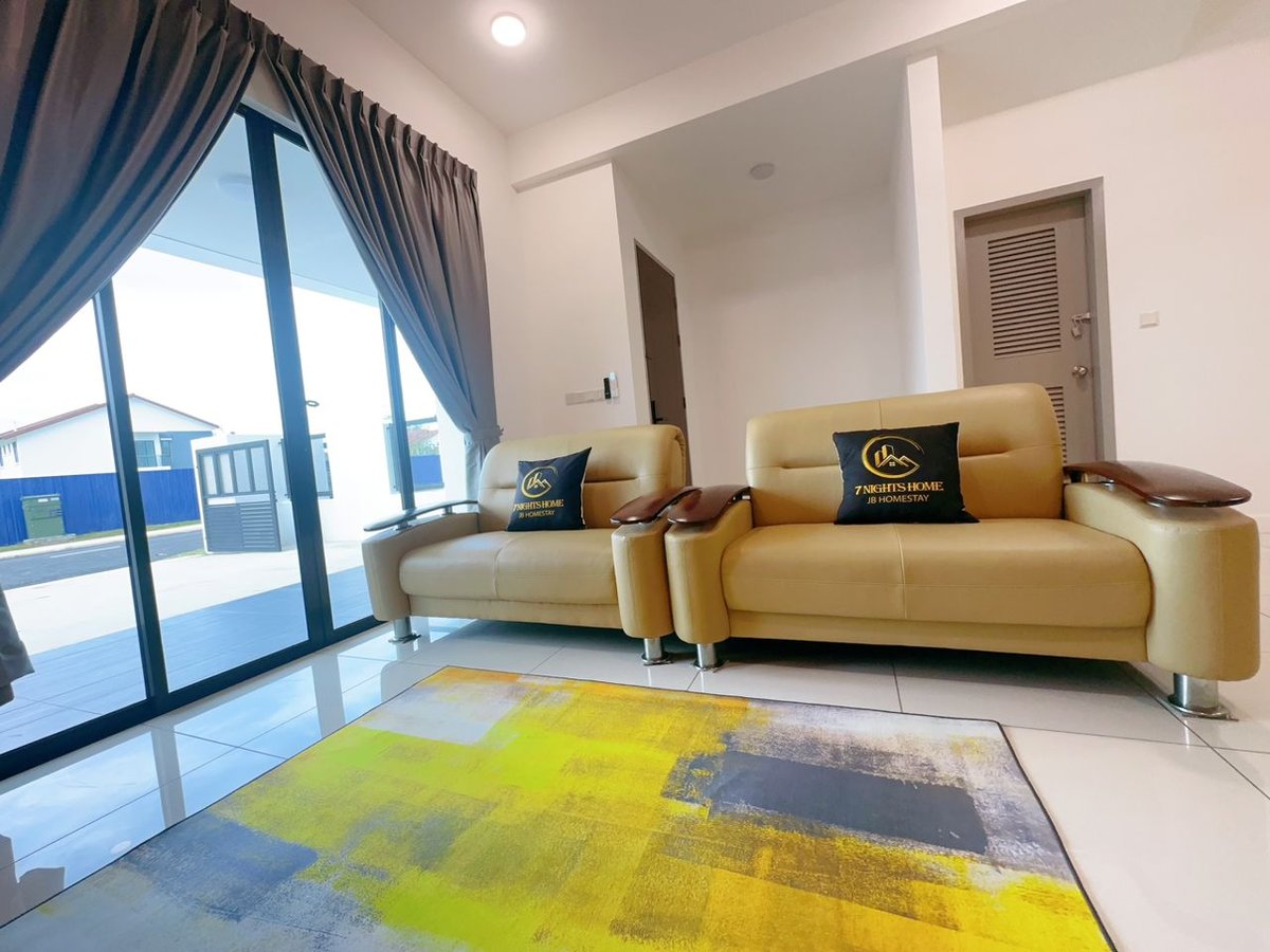 Living Room at A16 Tebing Dato Onn 9 In Bandar Dato Onn, photo 2