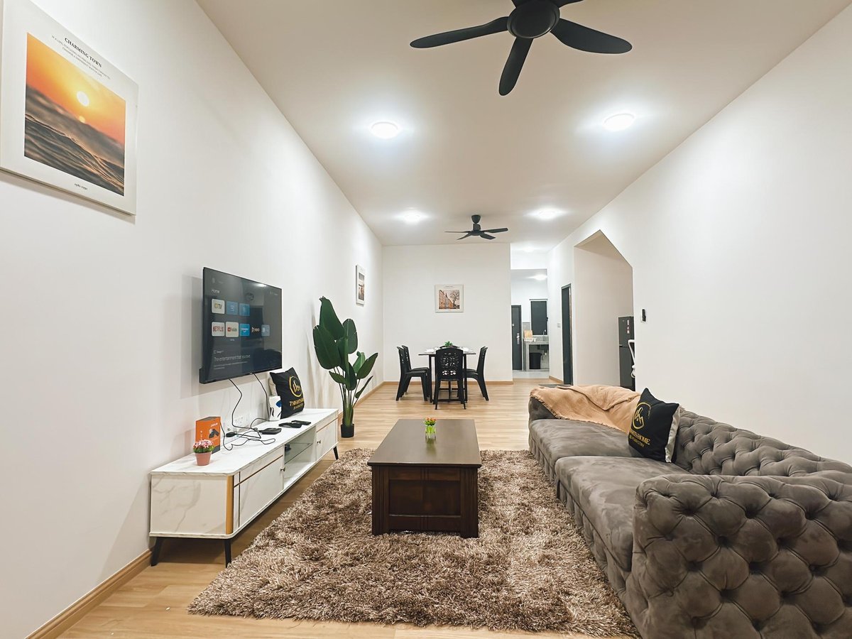 Living Room at A29 Ella Dato Onn 23 Homestay In Bandar Dato Onn, photo 6