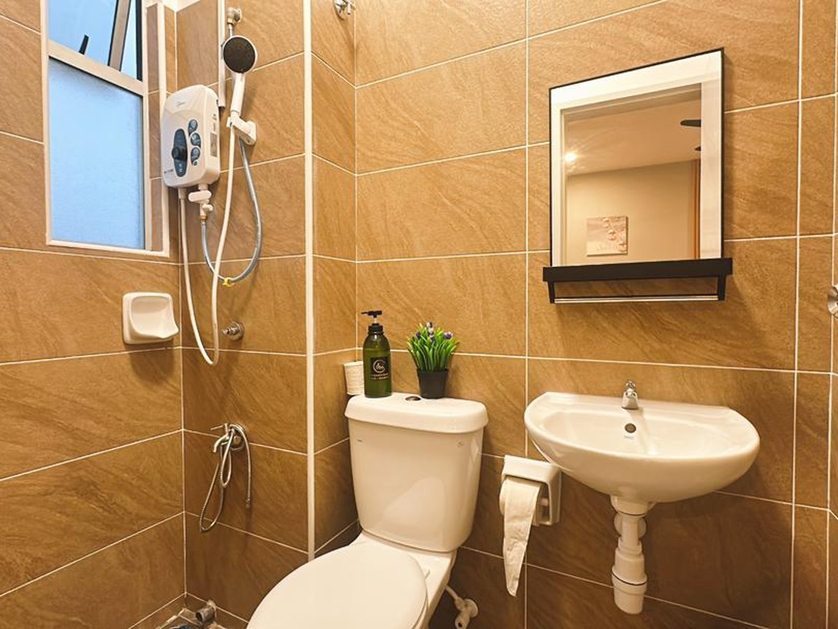 Toilet at A27 Royal Dato Onn Austin Homestay, photo 3