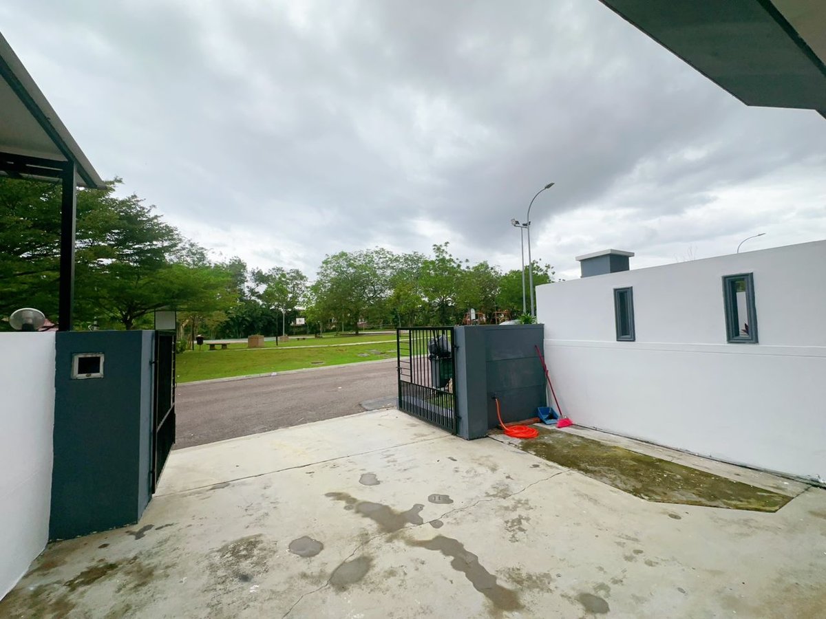 Outside at A21 Tebrau Austin 12 In Taman Desa Tebrau, photo 4