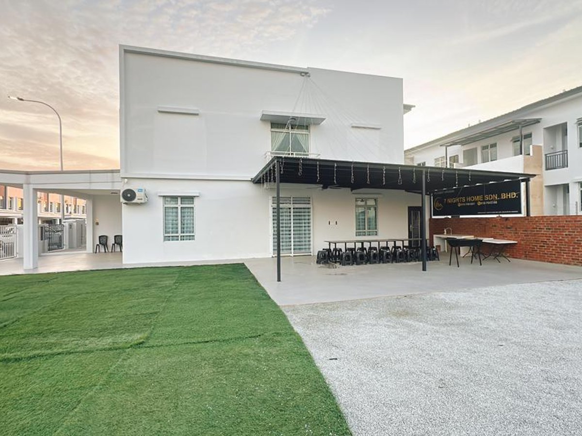 Outside at A27 Royal Dato Onn Austin Homestay, photo 9