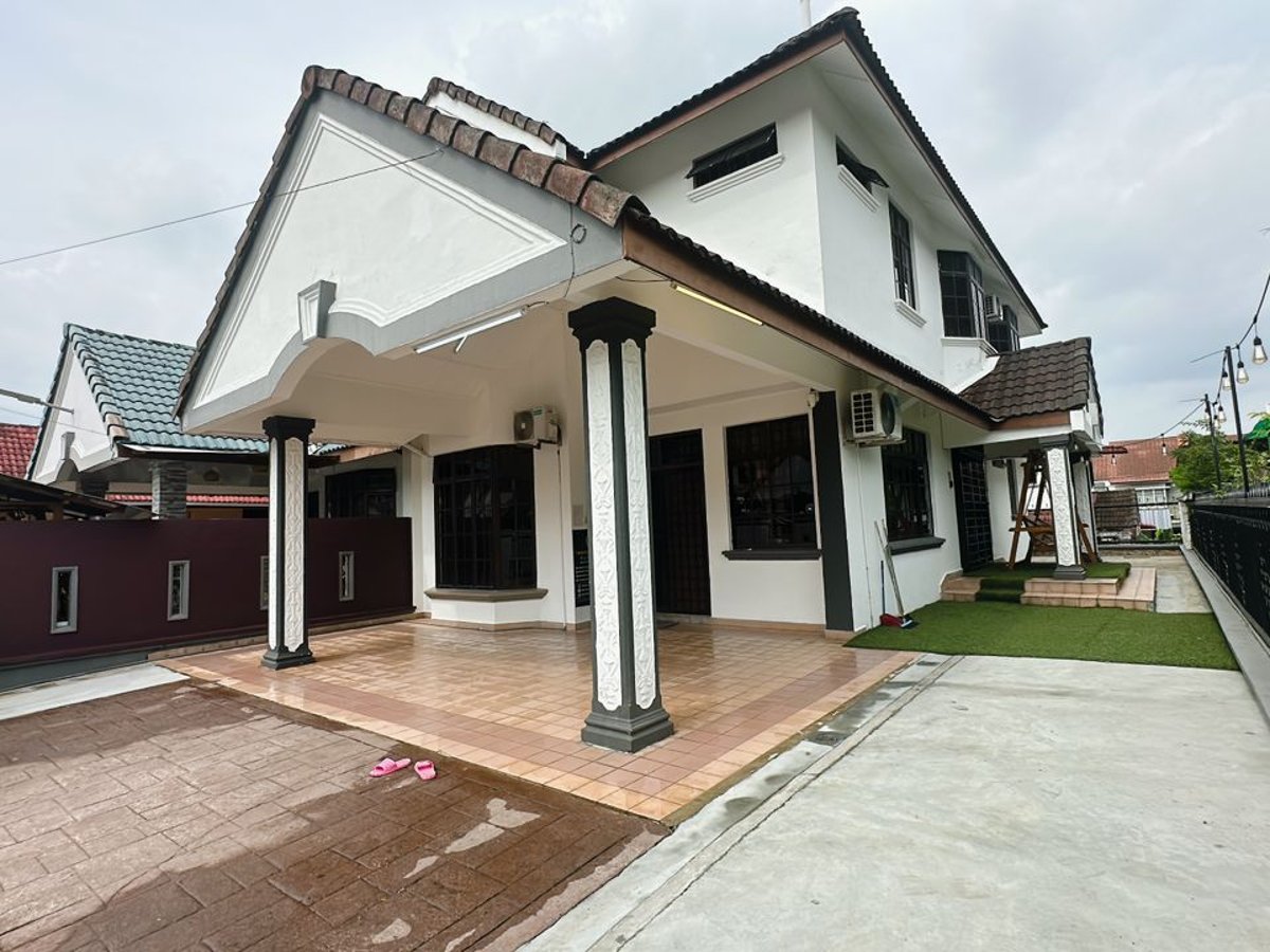 Outside at C01 Rinting Masai Semi D Homestay In Taman Rinting, photo 7