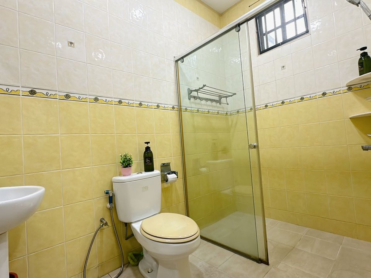 Toilet at A09 Dedap Johor Jaya Homestay In Taman Johor Jaya, photo 4