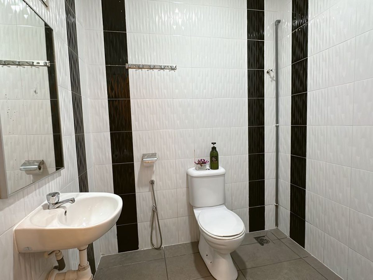 Toilet at B02 Istimewa Pandan Bungalow Homestay Jb In Kg Pandan, photo 5