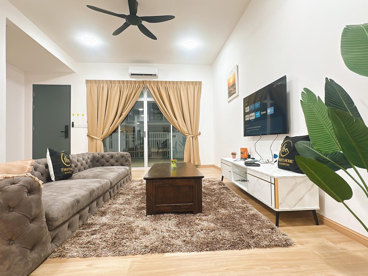 Living Room at A29 Ella Dato Onn 23 Homestay In Bandar Dato Onn, photo 4