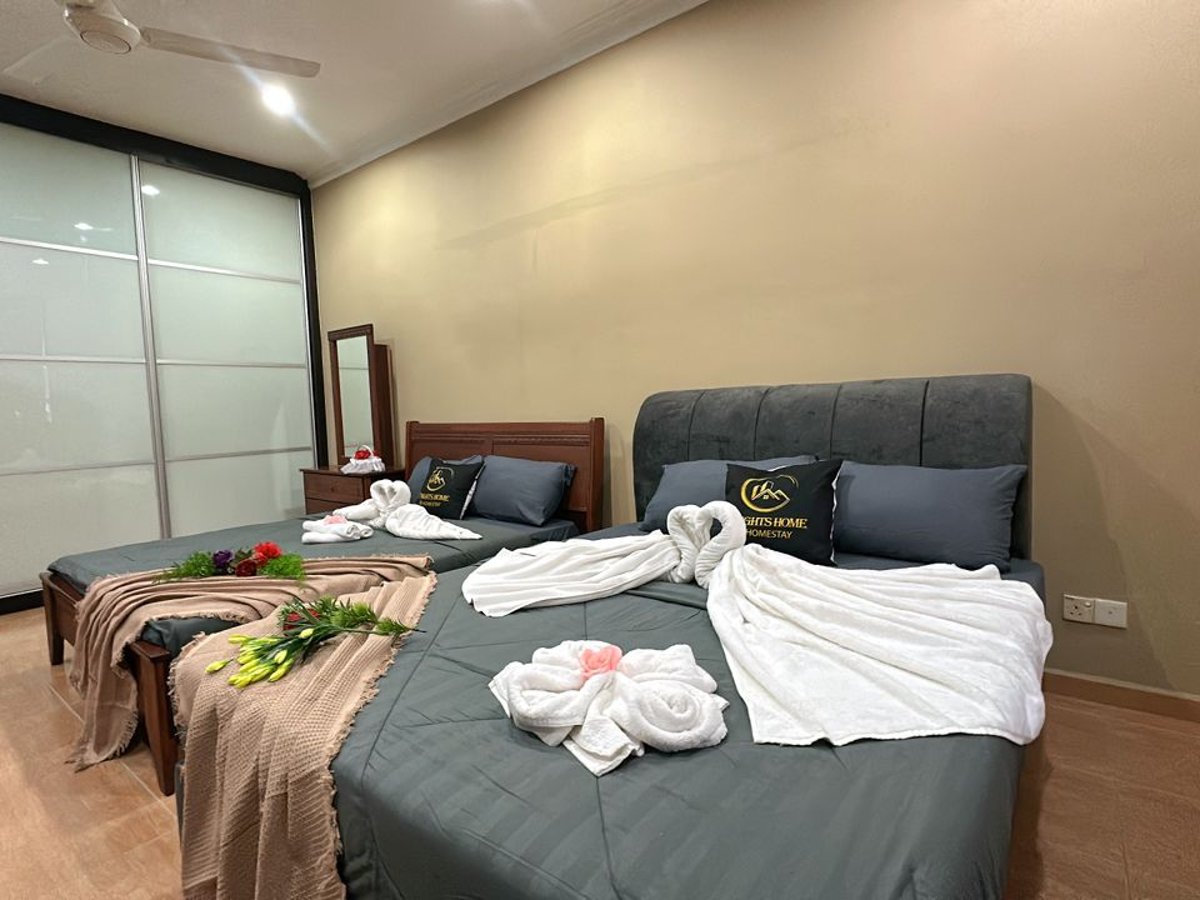 Room at C05 Family Rinting Homestay, photo 2