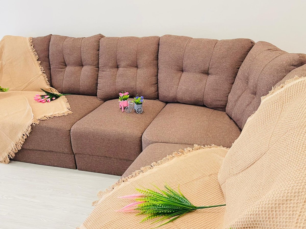 Living Room at A28 Hello Baby Dato Onn 28 Homestay In Bandar Dato Onn (15Pax) Netflix, photo 2