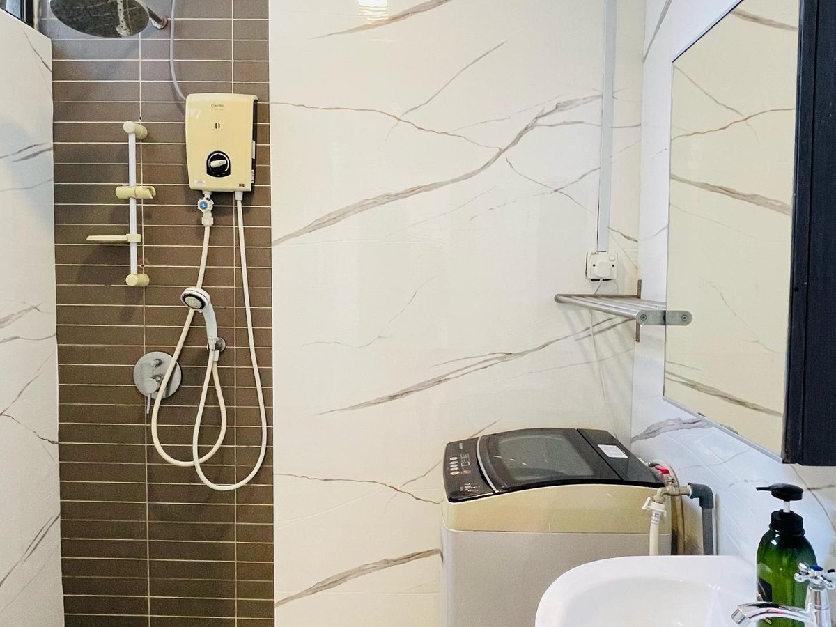 Toilet at A10 Sky View Homestay In Mount Austin (4Pax), photo 2