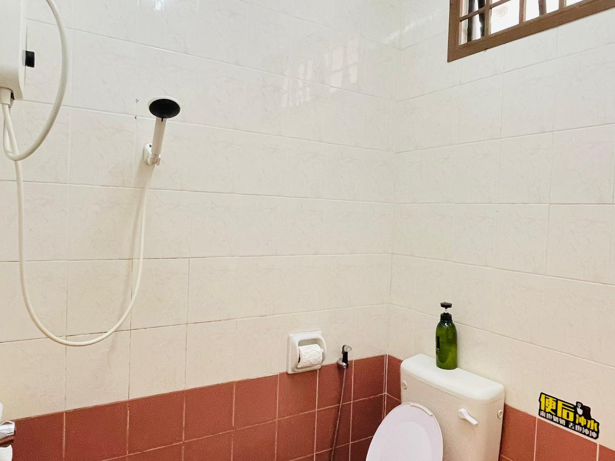 Toilet at C01 Rinting Masai Semi D Homestay In Taman Rinting, photo 4