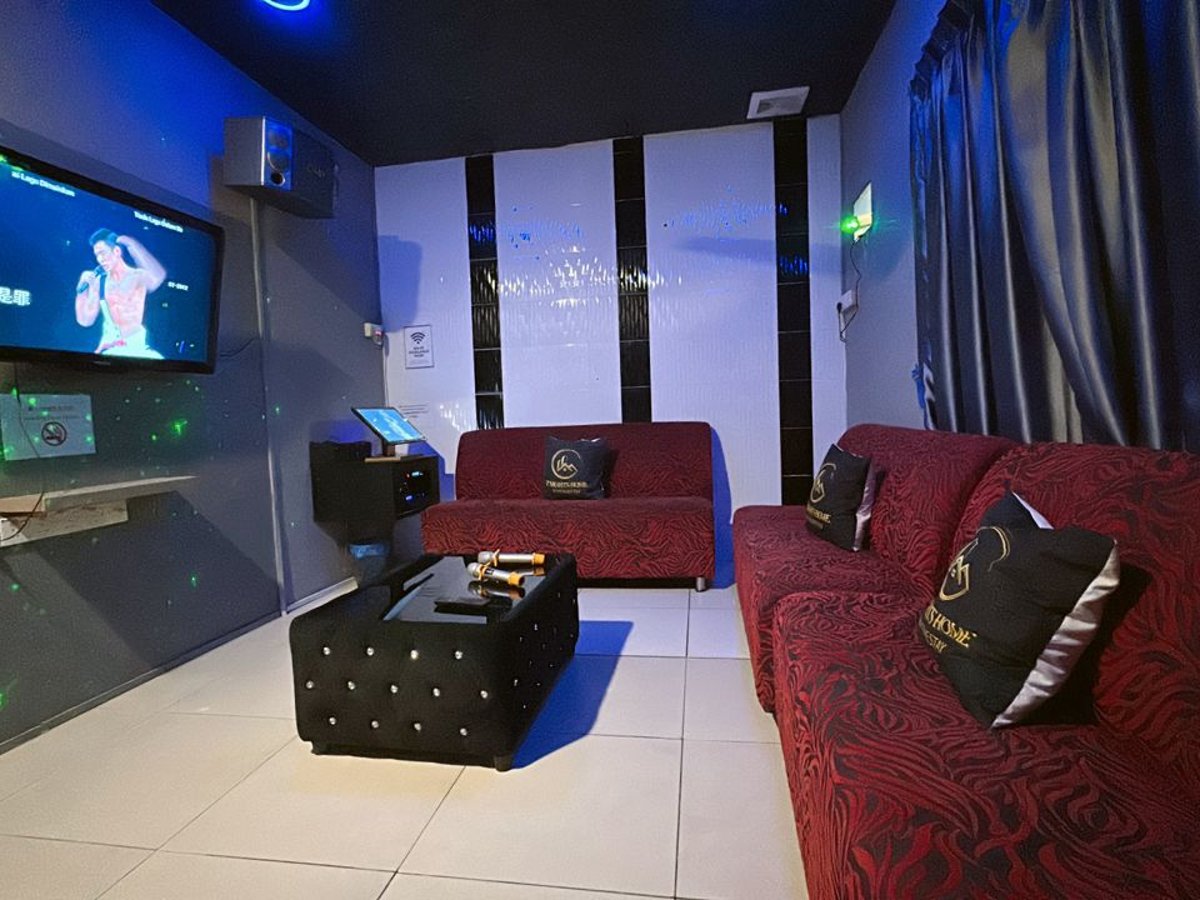 Karaoke Room at B02 Istimewa Pandan Bungalow Homestay Jb In Kg Pandan, photo 1