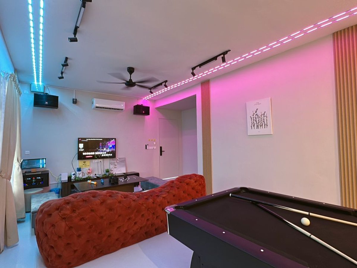 Living Room at A27 Royal Dato Onn Austin Homestay, photo 7