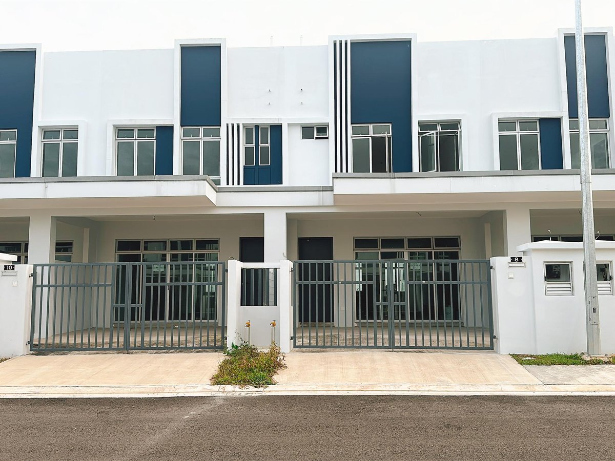 Outside at A30 Green Dato Onn 3 Homestay In Bandar Dato Onn 6Pax, photo 1