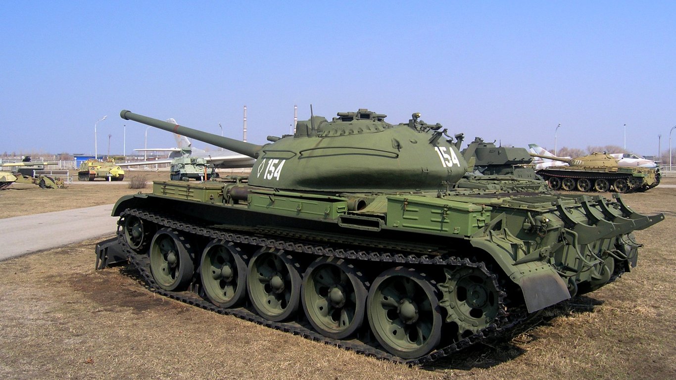 Старі танки: як ворог використає радянський бронмотлох
