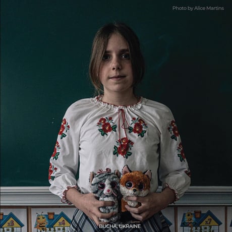 "Заслуживают уважения": Анджелина Джоли показала эвакуацию украинских беженцев - фото 1