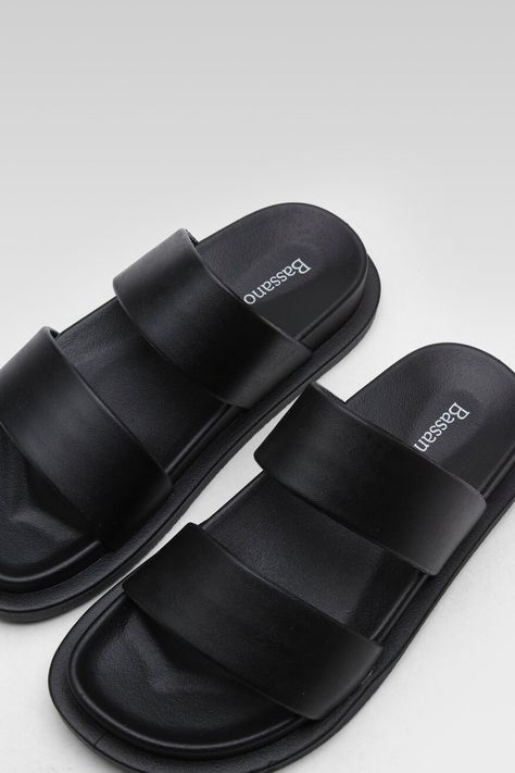 Шльопанці з мінімалістичним дизайном