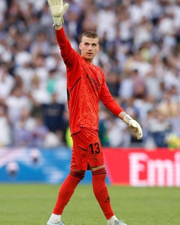 Андрей Лунин