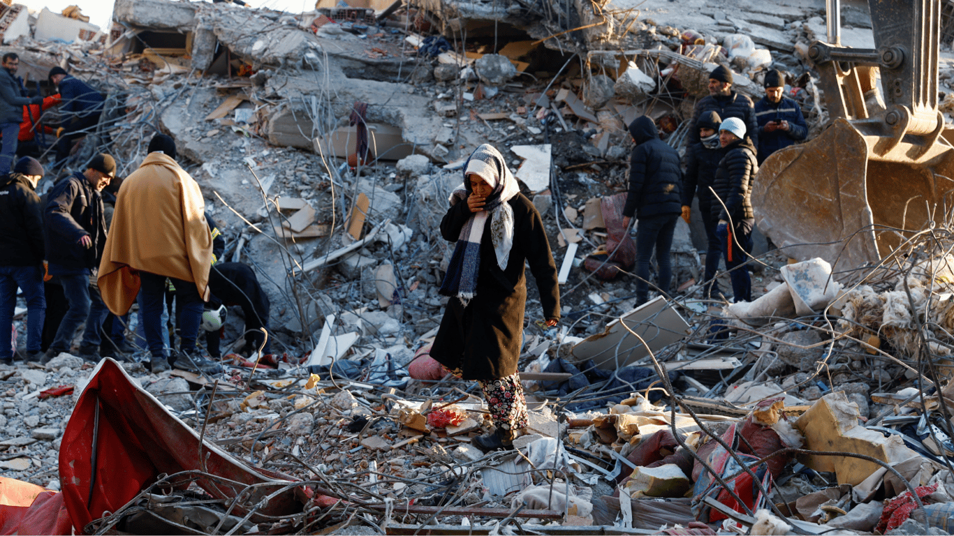 Кількість загиблих внаслідок Землетрусу у Туреччині перетнула позначку у 9 тисяч