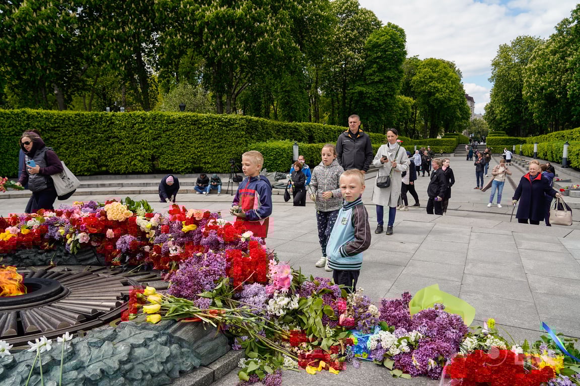покладання квітів 9 травня в Києві