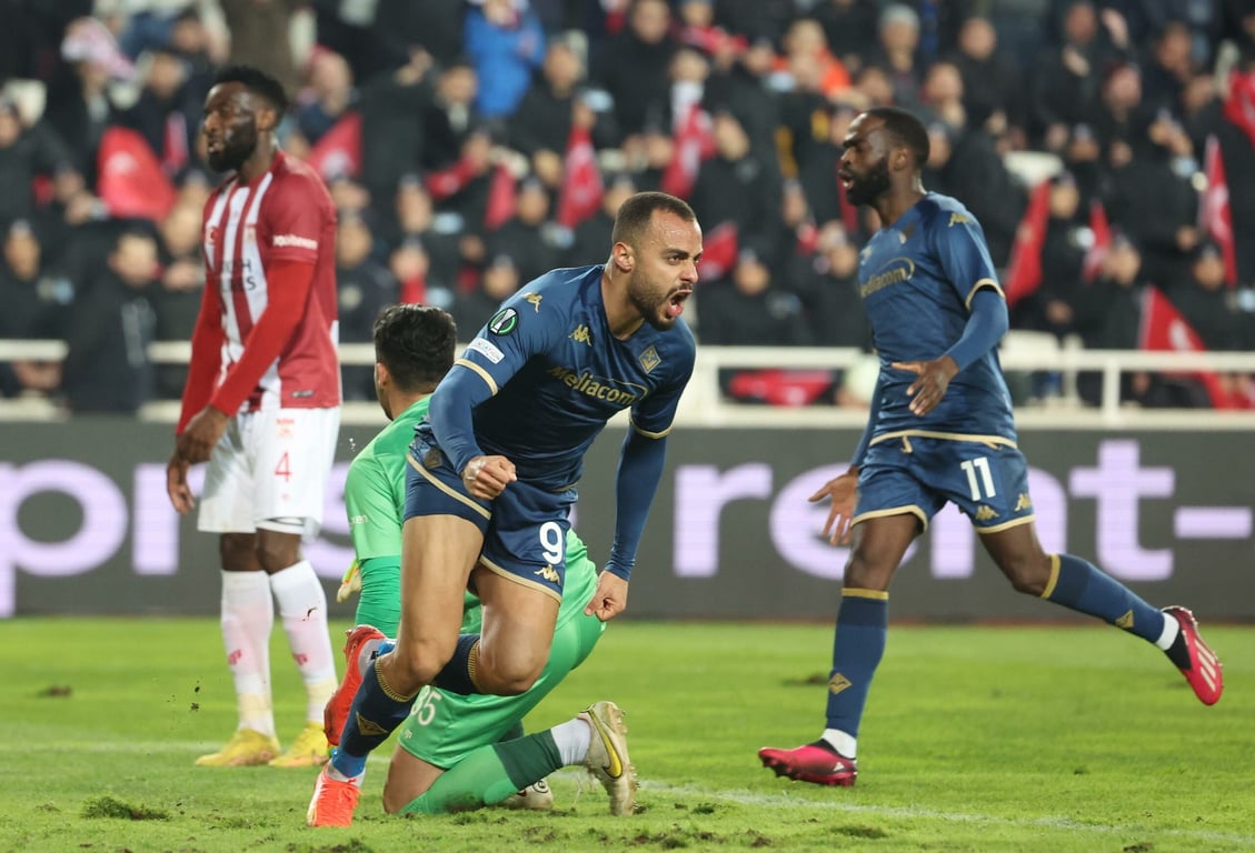 Вболівальник напав на гравця Сівасспор - Фіорентина