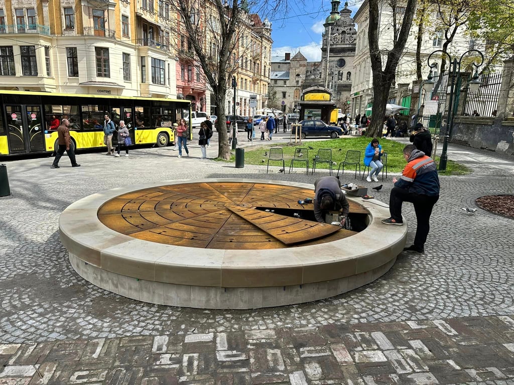 Реконструйований фонтан на пл. Галицькій у Львові. Фото: Володимир Луцишин