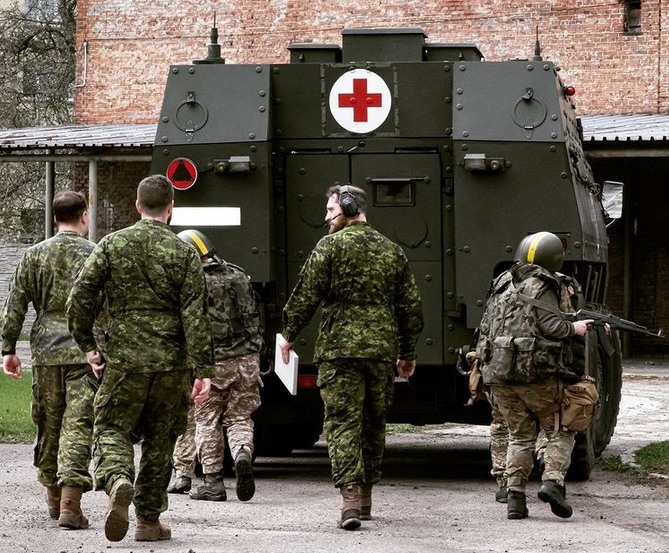 военные учения