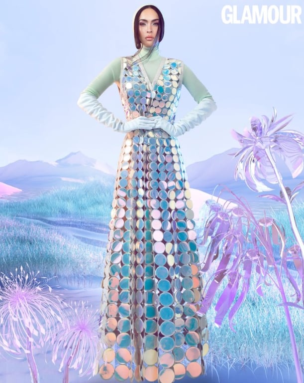 Меган Фокс снялась в футуристической фотосессии и рассказала, пила ли кровь любимого - фото 1