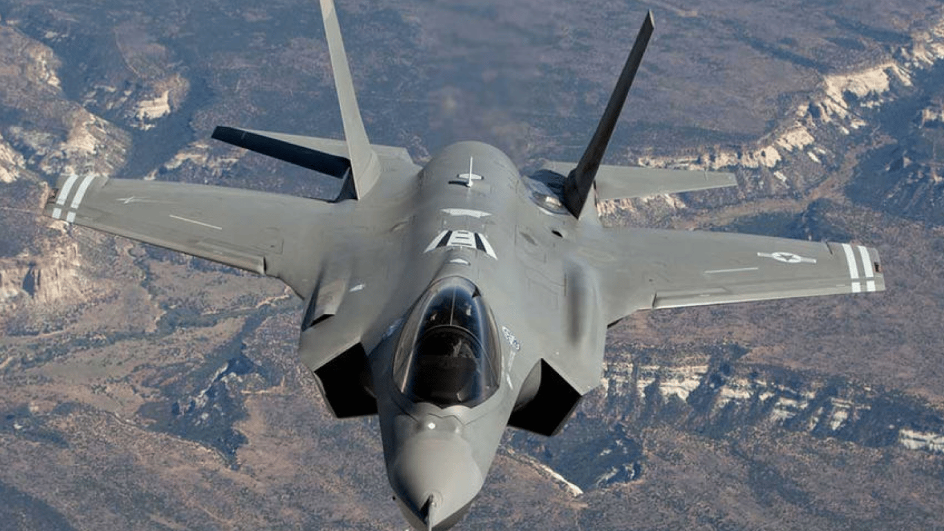 Американці знайшли уламки зниклого винищувача F-35