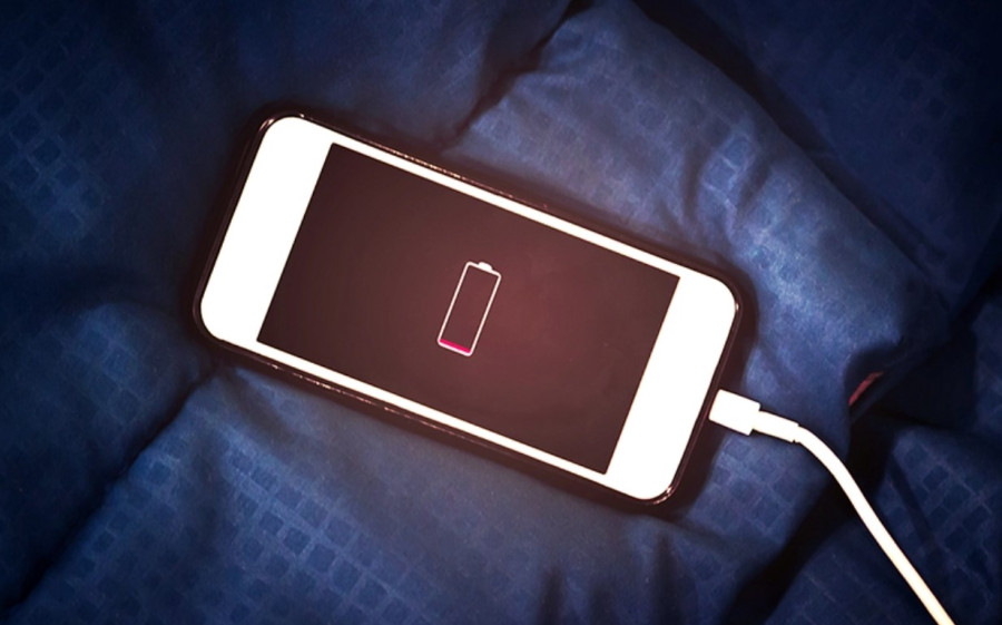 Чи може виникнути перегрів під час нічної зарядки смартфона