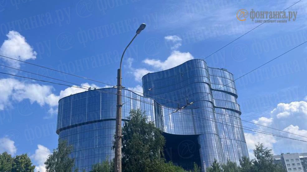 Здание без вывески ПВК