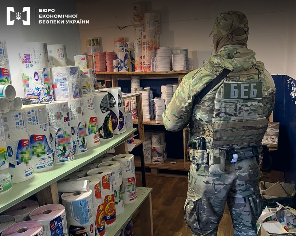 БЭБ изъяло более 30 тонн поддельной бытовой химии известных брендов