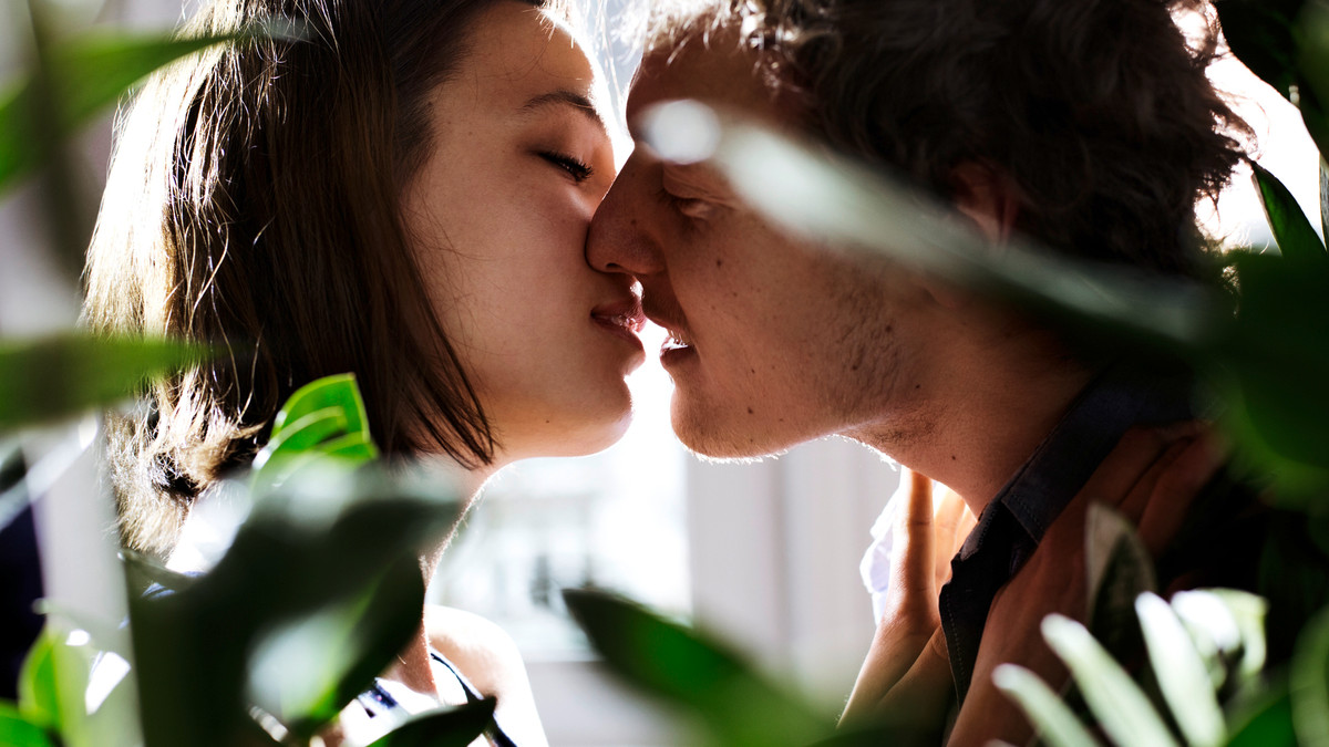 Как отмечают Всемирный день поцелуев