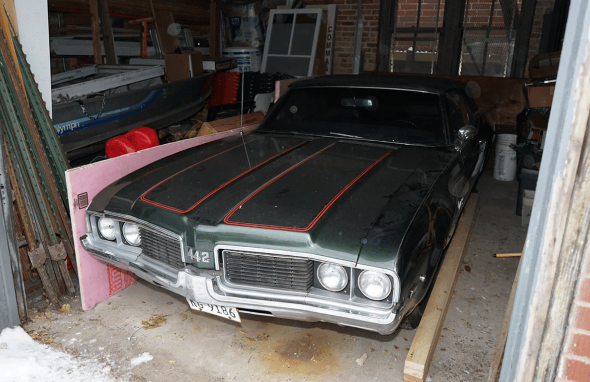 В мережі показали унікальний кабріолет Oldsmobile 442