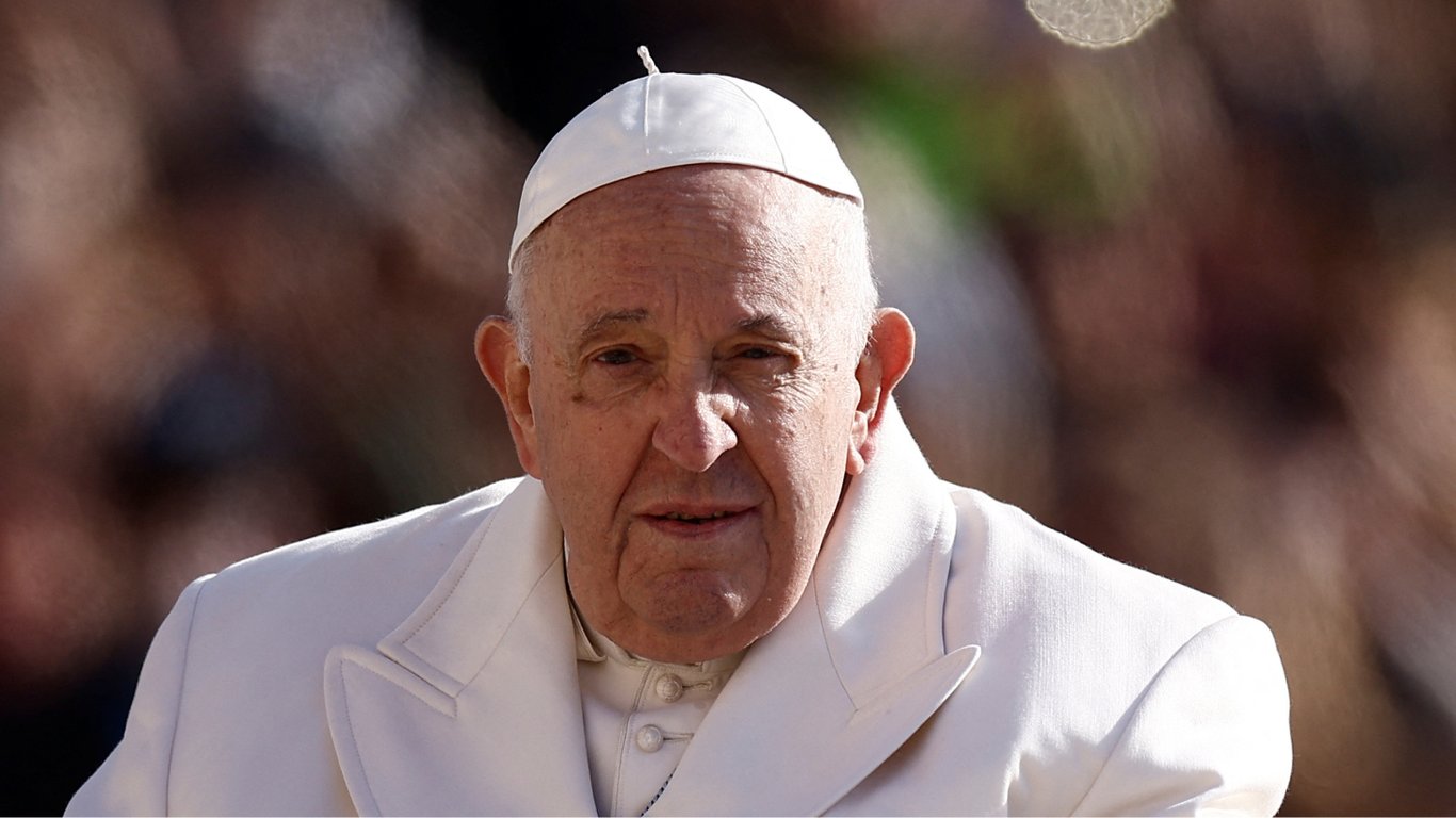 "Я все еще жив": Папу Римского выписали из больницы - 290x166