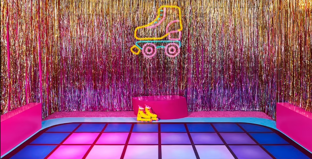 Охочі можуть заночувати у триповерховому будинку Барбі безкоштовно - фото 4