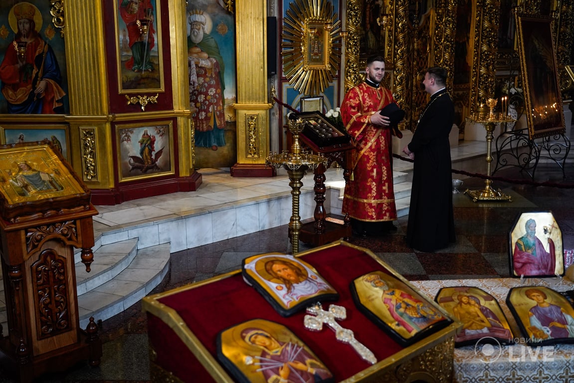 освячення ікон на бронеплитах