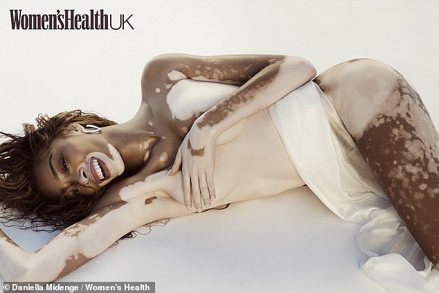 Модель Victoria's Secret Вінні Гарлоу влаштувала відверту фотосесію в пустелі - фото 5
