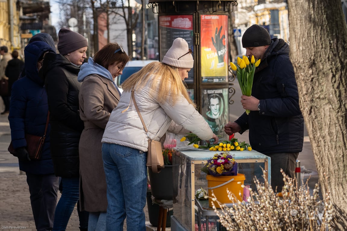 тюльпани 8 березня