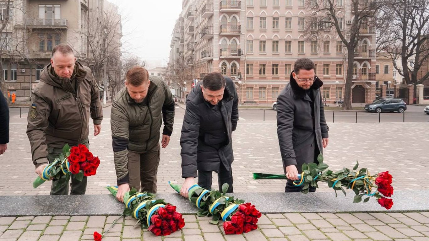 В Одесі відбулося урочисте покладання квітів з нагоди Дня Соборності України