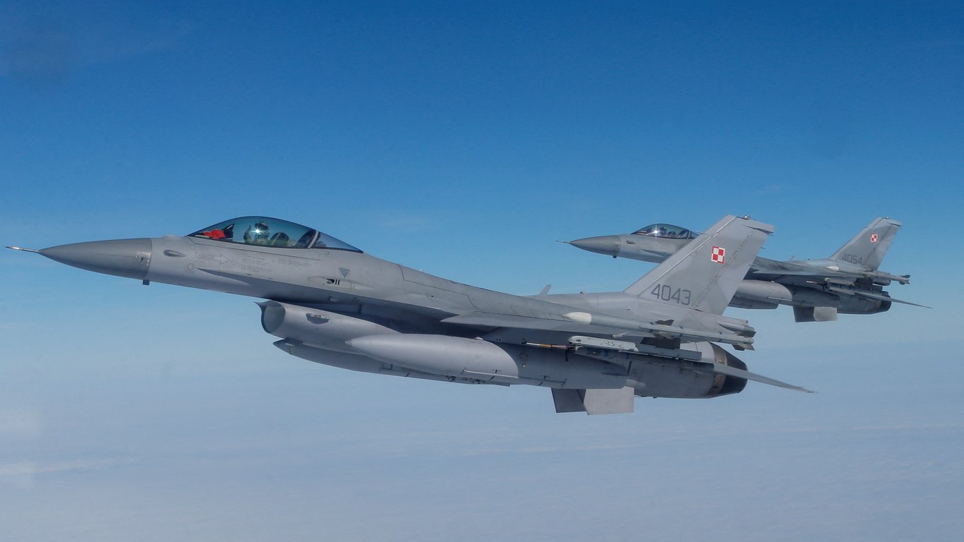 Коли в Україні з'являться винищувачі F-16 - всі деталі