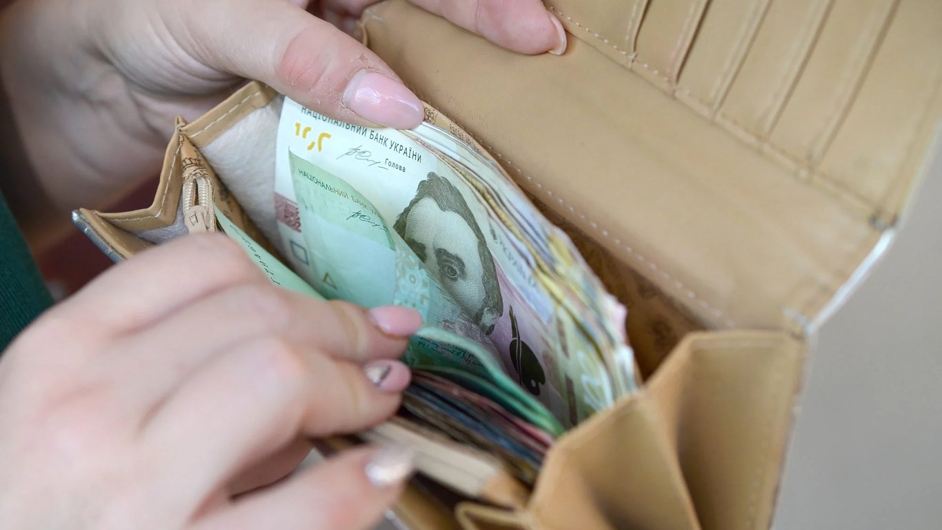 Где категорически нельзя носить деньги, чтобы не навлечь бедность