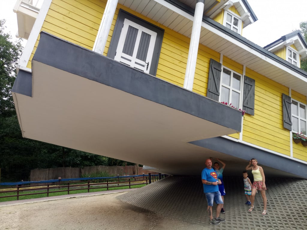 Ферма ілюзій у Троянові