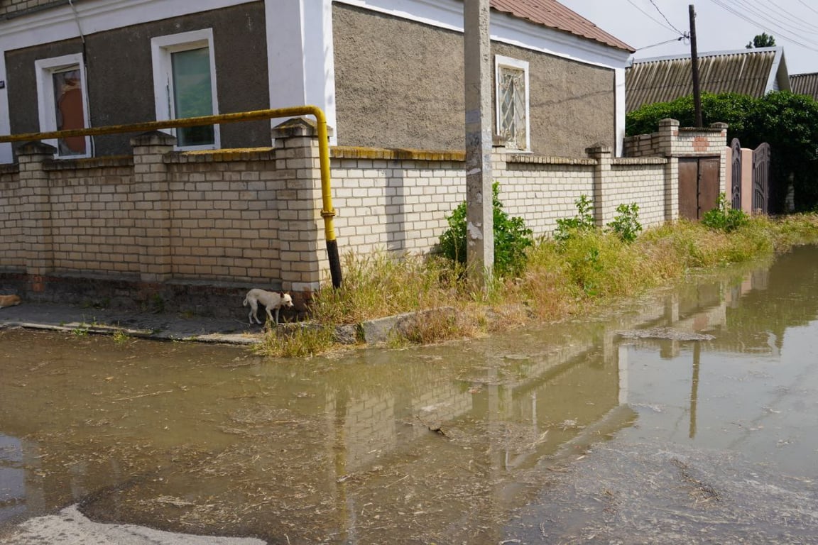 Затоплены улицы в Херсоне, 6 июня 2023г. Фото: Новости. LIVE