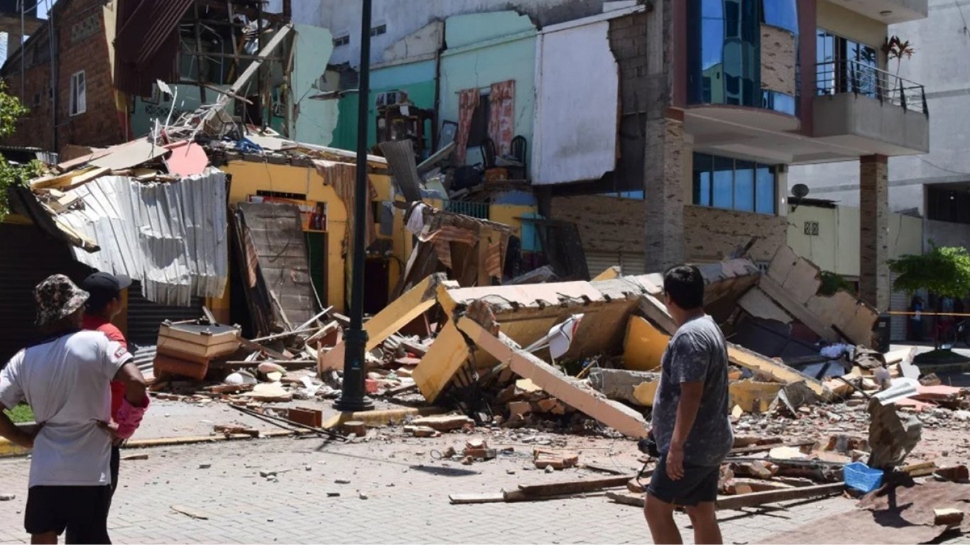 Внаслідок землетрусу в Еквадорі загинули щонайменше 15 людей