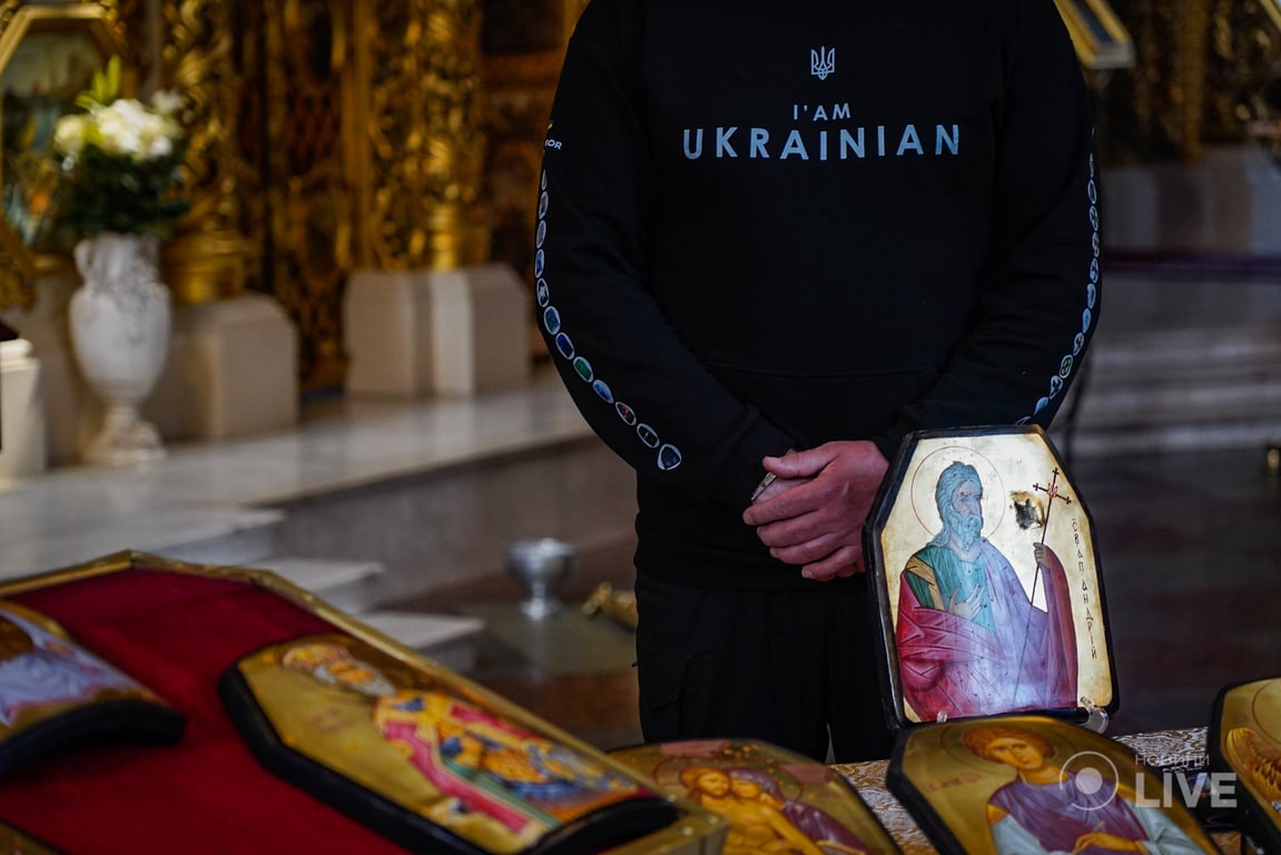 освячення ікон на бронеплитах